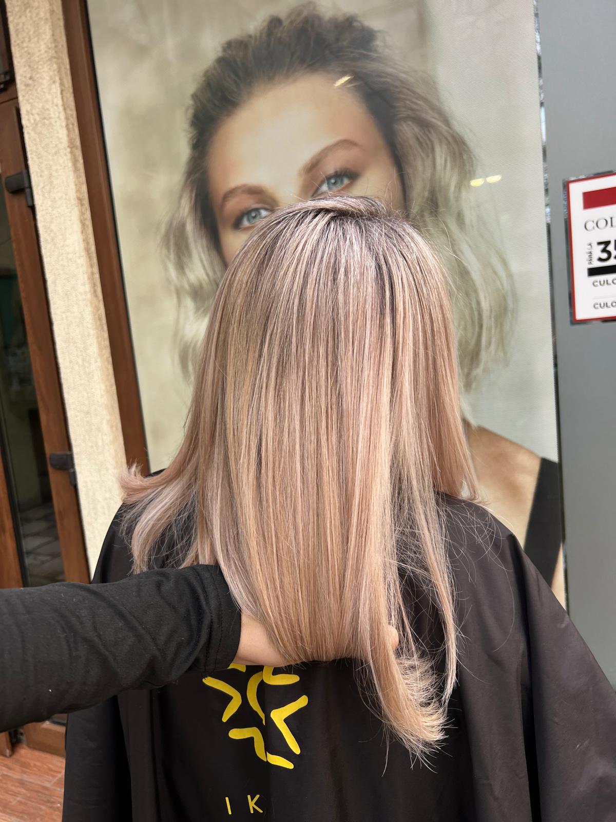 Lucrare Freya — Blond piersică pe bază rece
